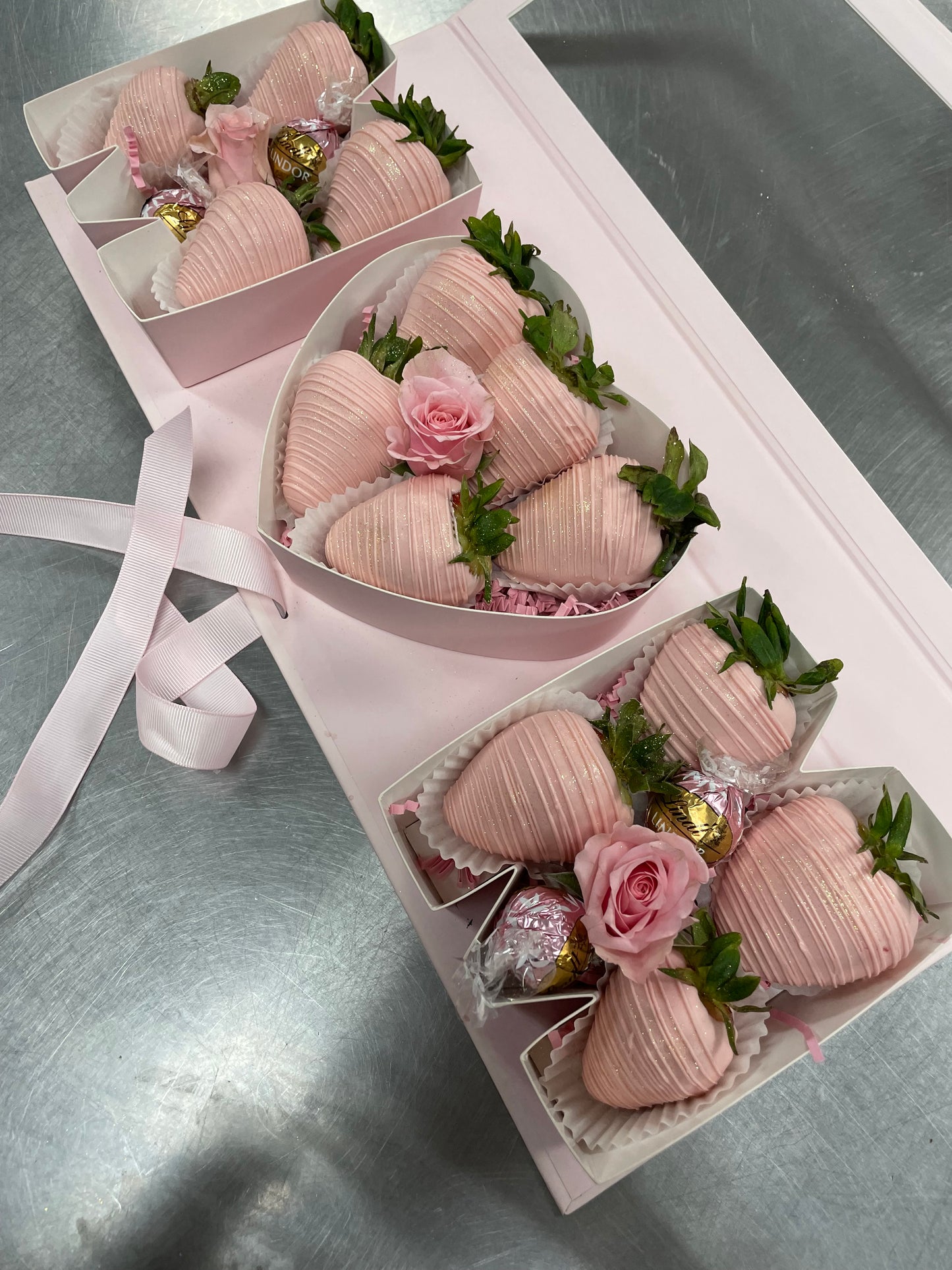 Mom Strawberry Box 🌸