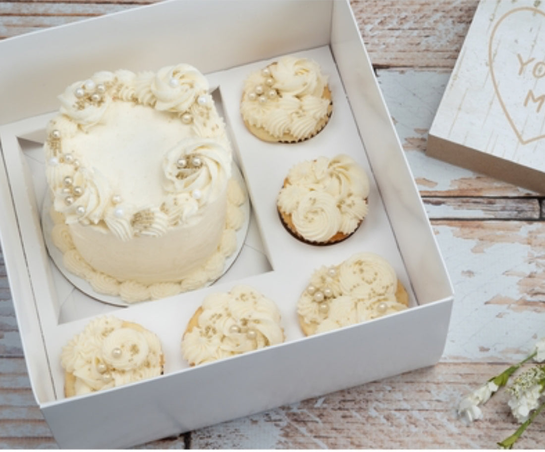 White Bento Box w/ 5 count Cupcake & Mini Cake